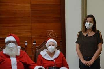 Presentación del proyecto 'Telde en Navidad' con presencia de Papá Noel y su esposa/TA.